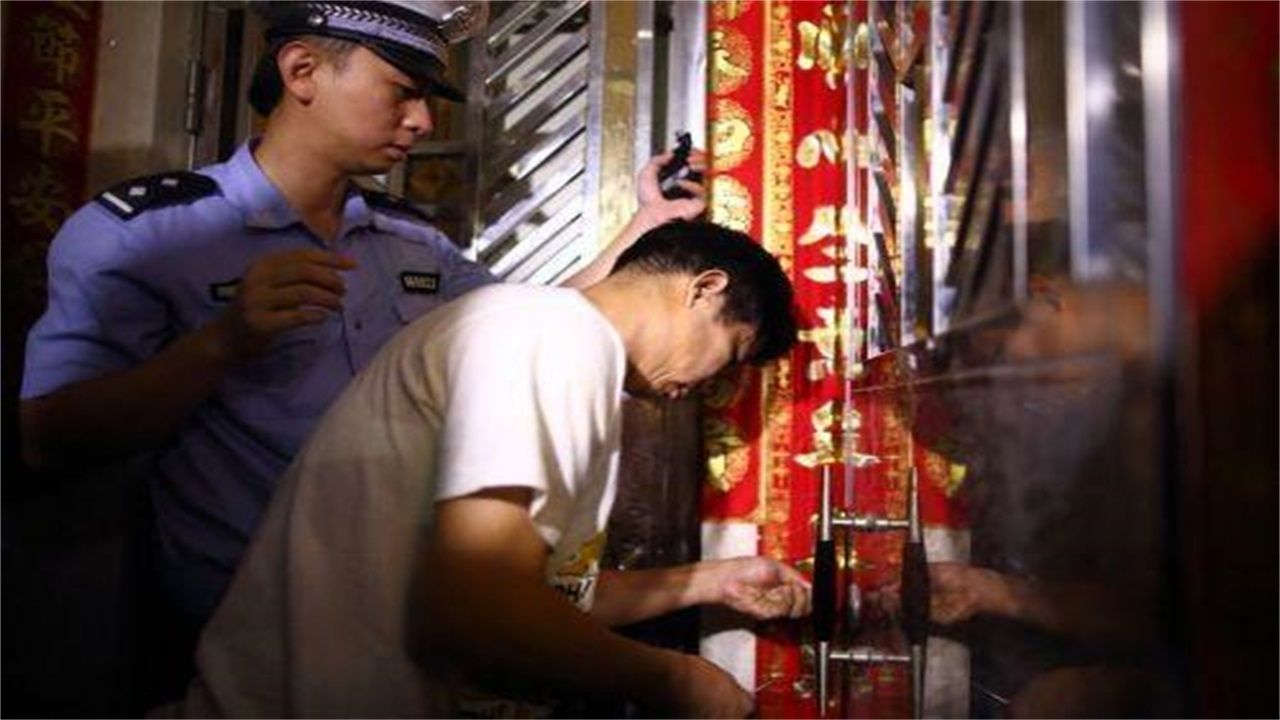 都匀市请开锁师傅开了锁后，师傅